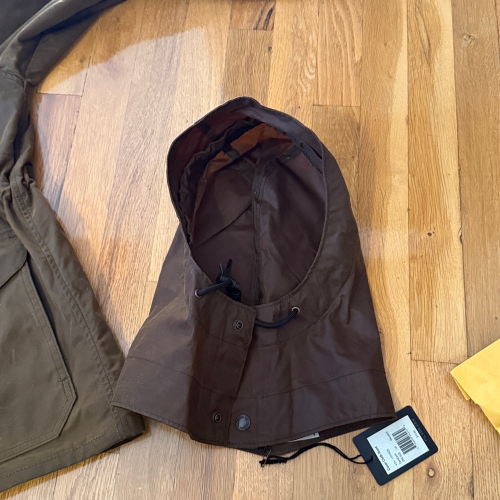 Filson mile marker coat, wax jacket, WITH HOOD dark earth brown size small - Picture 10 of 12